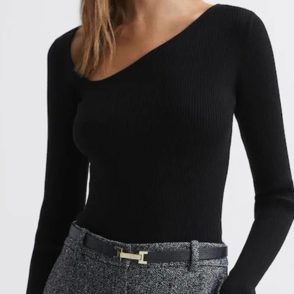Reiss Sasha Fitted Ribbed Asymmetric Neck Top in Black Size Medium